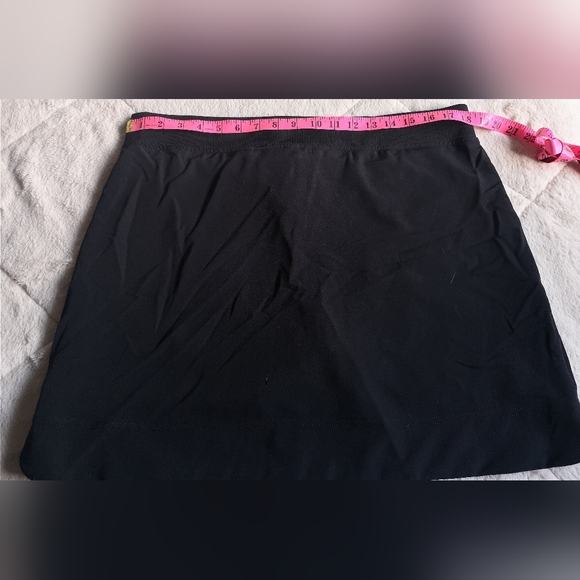 NWOT 32 Degrees skort. Size L - Picture 8 of 14